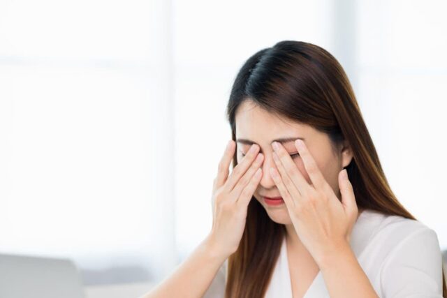 눈물샘 막힘 증상, 너무 건조한 눈 또는 눈물이 과하다면