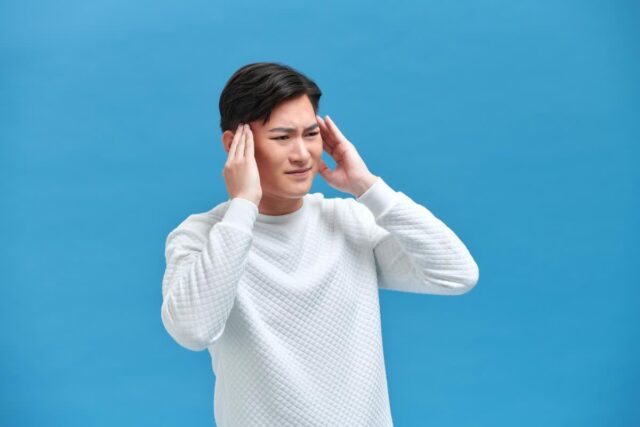 턱관절 장애 초기증상, 턱에서 소리 또는 귀 주변 통증