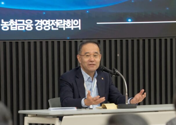 ‘도전정신’ 강조한 이찬우 농협금융회장···”기존 방식 초기화”