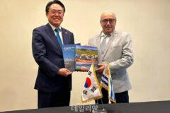 강도형 해수부 장관, 우루과이 장관 만나 원양어업 협력 강화