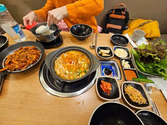걸포동 쌈밥맛집 푸짐하고 깔끔한 예향정 김포걸포점