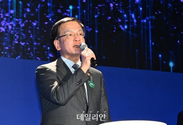 崔 권한대행 “위기일수록 성실 납세자 중요” 강조