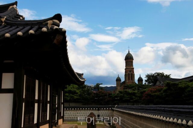 전주, 전통과 현대가 어우러진 완벽 여행 코스는?