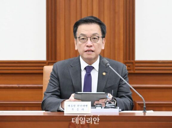트럼프발 관세전쟁 대응…”중견·중소기업도 첨단전략산업기금 지원”