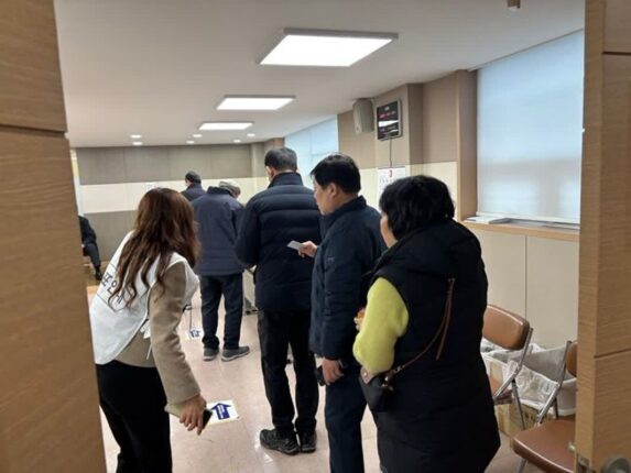 [현장] “선거 20분 전부터 오픈런”…새마을금고 첫 직선제 이사장 선거