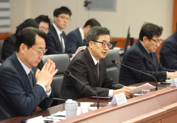 김동연 “기아 2조2000억 투자유치… ‘경제대연정’ ‘수출안전판 구축’응답 촉구”