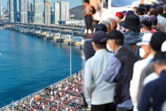 벼랑 끝에 선 부산 “이대로는 안된다” .. 심각한 상황 속 ‘어쩌나’