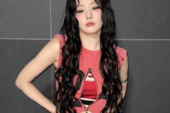 슬기처럼 크롭 톱으로 Y2K 감성 제대로 내는 법