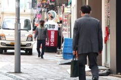 뼈 빠지게 일했는데 “우리만 무너졌다”… 안타까운 현실에 아빠들 ‘눈물’
