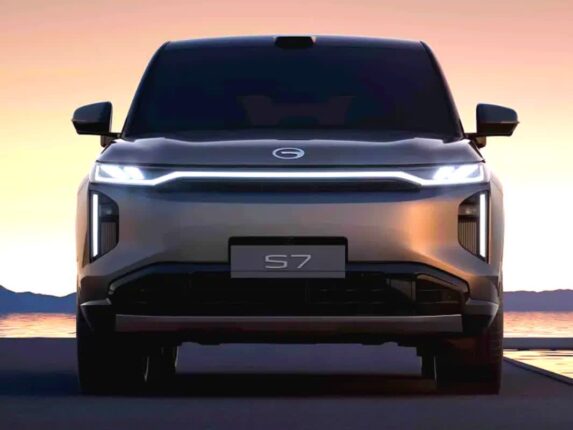 “레인지로버 안 부러워” 최근 출시된 준대형 SUV.. 1,150km 주행거리와 크기에 ‘깜짝’