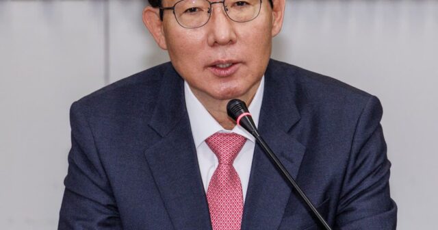 與 “이재용 만난 이재명, 기업 약 올리기 행보… 노란봉투법 폐기부터 하라”