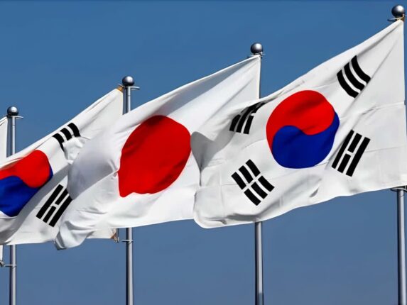 일본과 반대로 “한국은 30년 전으로”… 세계가 경고한 한국의 미래, “이거 어쩌나”