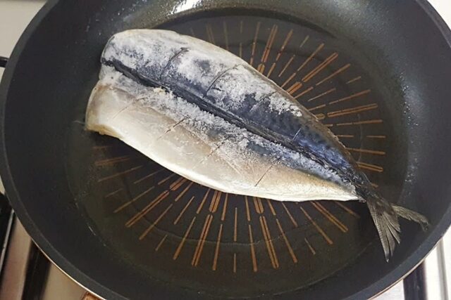 냉동생선 해동하지 마세요! 7분이면 생선 전문점처럼 구울 수 있습니다~