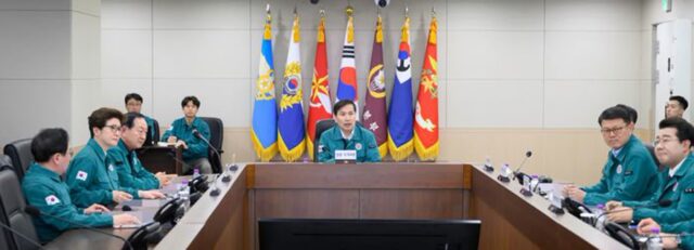 軍, 산불 피해지역에 진화인력 990명·군헬기 48대 추가 투입