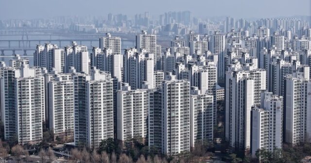 한은 “주택 시가총액 68%가 수도권에 쏠려… 서울만 2320兆”