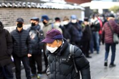 다들 쓰는데 “노인들만 쓰지 말라고?” … 고령층만 ‘이용 금지’, 이유 살펴보니?