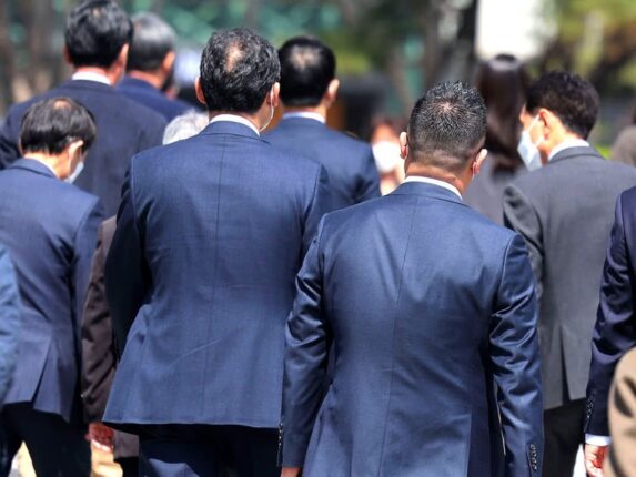 세계 최악의 위기인데 “중년층은 더 위험하다”… 은퇴 앞둔 4050 ‘공포’