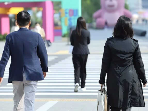 아무리 일해도 “노후 준비 못한다”… ’29조’의 진실 마주한 중산층 ‘한숨만’