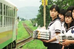 [오늘 뭘 볼까] 우에노 주리의 풋풋했던 그 시절, 영화 ‘스윙걸즈’