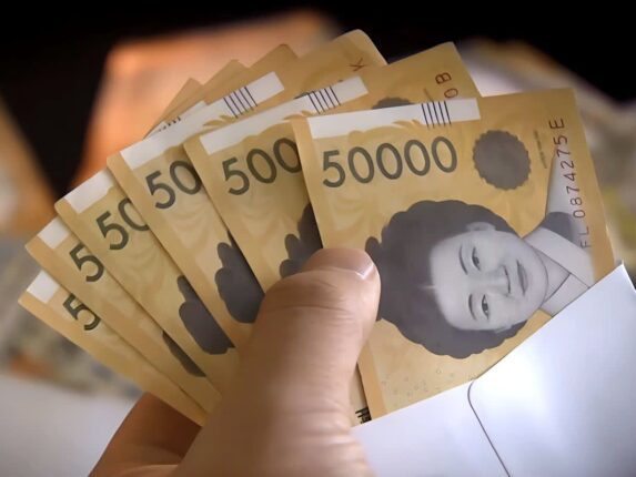 30년 일했는데 “신입보다 월급이 적다고요?”… 믿기 힘든 현실에 직장인들 ‘분노’