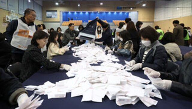 ‘4.2 재보궐’ 참패한 국민의힘…“尹·극우와 결별 못한 게 패착”