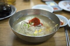 강남 직장인들이 점심시간에 줄 서는 이유