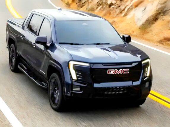 760마력 뽑는 車 “가격 확 낮췄다” … 4천만 원 인하에 소비자 ‘환호’