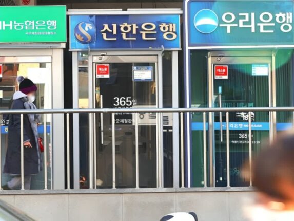“오늘부터 안됩니다”.. 갑자기 사라진 혜택에 서민들은 ‘발만 동동’