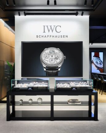 IWC, 더현대 서울 부티크 리뉴얼 오픈…기술력과 현대적 감성의 조화