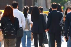 “우리가 왜 손해 봐야 하나요”… 52.9%가 반대, 불편한 해명 이어지자 ‘분노’