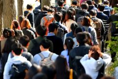 취업은 이제 ‘사치’, “그냥 포기할래요”… 코로나보다 심각한 현실 속 50만 명의 ‘선택’