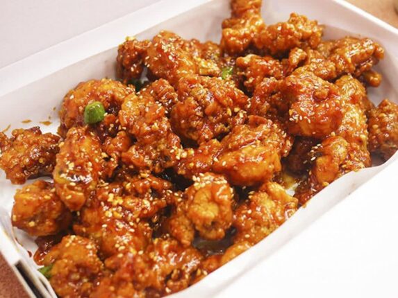 만석닭강정, 속초 명물로 자리잡은 국민 간식