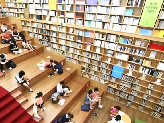“경로당 대신 ‘이곳’에 몰린다” … 5060 퇴직자들, 65세 남성의 하루가 달라진 ‘이유’