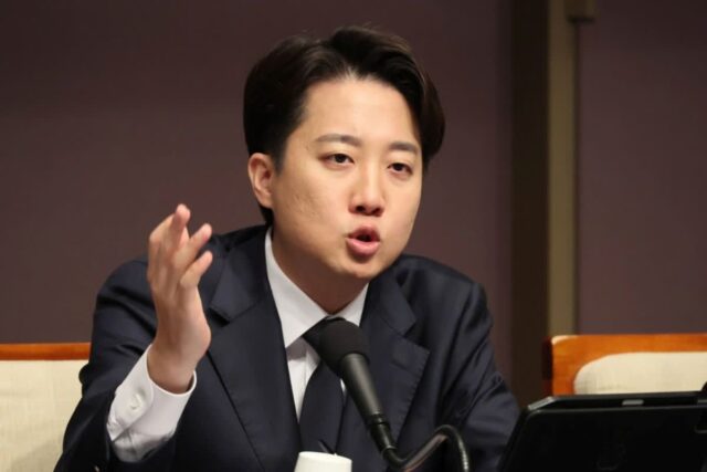 “권력의 핵심에서 호의호식하던 이들과는” .. 이준석, ‘뼈 있는’ 발언 이어지자 ‘시끌’