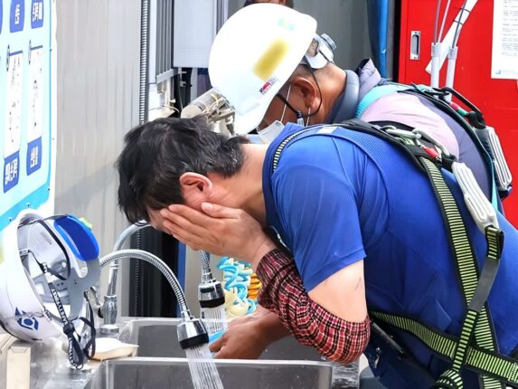 “아빠처럼 살기 싫어요”… 아이들 떠나고 중장년층만 ‘가득’, 이제 어쩌나