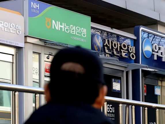 “이런 금리는 처음이야”, “은행의 4배?”… 연 8% 적금 소식에 5060 ‘들썩’