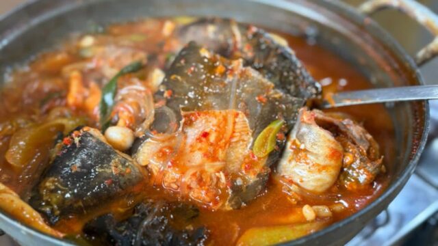 청도 가마솥 추어탕과 낚지볶음에서 맛본 메기매운탕 – 가마솥에서 끓여낸 진짜 시골 밥상