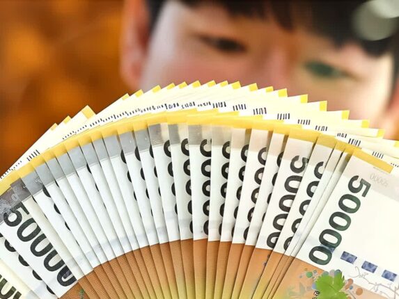 “더 이상 지켜보고 있을 순 없다”… 인당 ‘720만 원’ 지원금 소식에 ‘환호’
