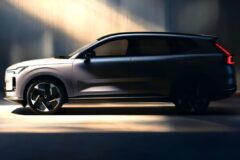 “싼타페·쏘렌토 긴장해라” … 단종됐다 말 나오던 車, 화려하게 부활한 패밀리 SUV