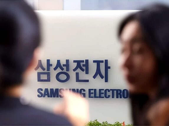 안팎으로 밀리더니 “드디어 칼 뽑았다”… 삼성이 꺼내든 ‘비밀 무기’에 경쟁사들 ‘화들짝’