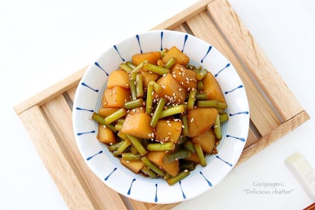 감자조림 레시피 제철 마늘쫑감자조림 집반찬 조림반찬
