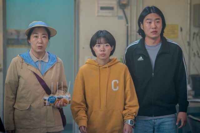 ‘하이파이브’ VS ‘소주전쟁’…달아오르는 예매 경쟁