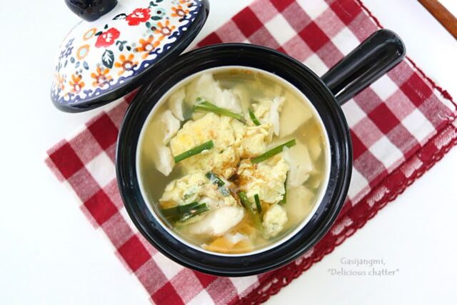 순두부계란국 시원 단백한 국물요리 집밥 부추 순두부계란탕 레시피