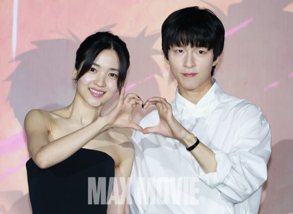 [맥스포토] 김태리·홍경, 2년 만에 로맨스로 재회
