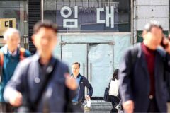 “연금만으론 못 버틴다” … 생계 전선에 뛰어든 시니어들의 ‘안타까운 고백’