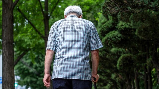 “月 29만 원으로 어떻게 버텨요”… ‘세계 1위’ 자랑하던 한국의 민낯에 700만 고령층 ‘절망’