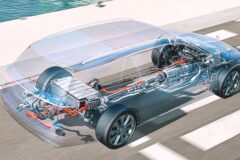 전기차 밀린 벤츠 “이제 각오했다”… 476마력 내연기관으로 BMW 향한 ‘반격’