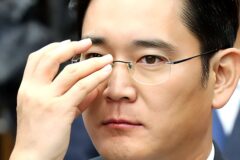 “요새 삼성 누가 써요”… 이번에도 ‘또’ 밀린 삼성, 결국 ’21조’ 쏟아부은 회심의 ‘묘수’ 꺼냈다