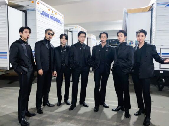 BTS가 온다, RM·지민·뷔·정국 전역..”현장 방문 삼가주길”