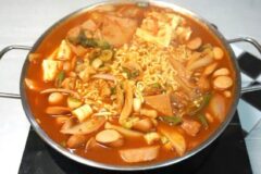 점심식사로 인기많은 “이 음식” 자주 먹으면 고혈압 위험이 있습니다